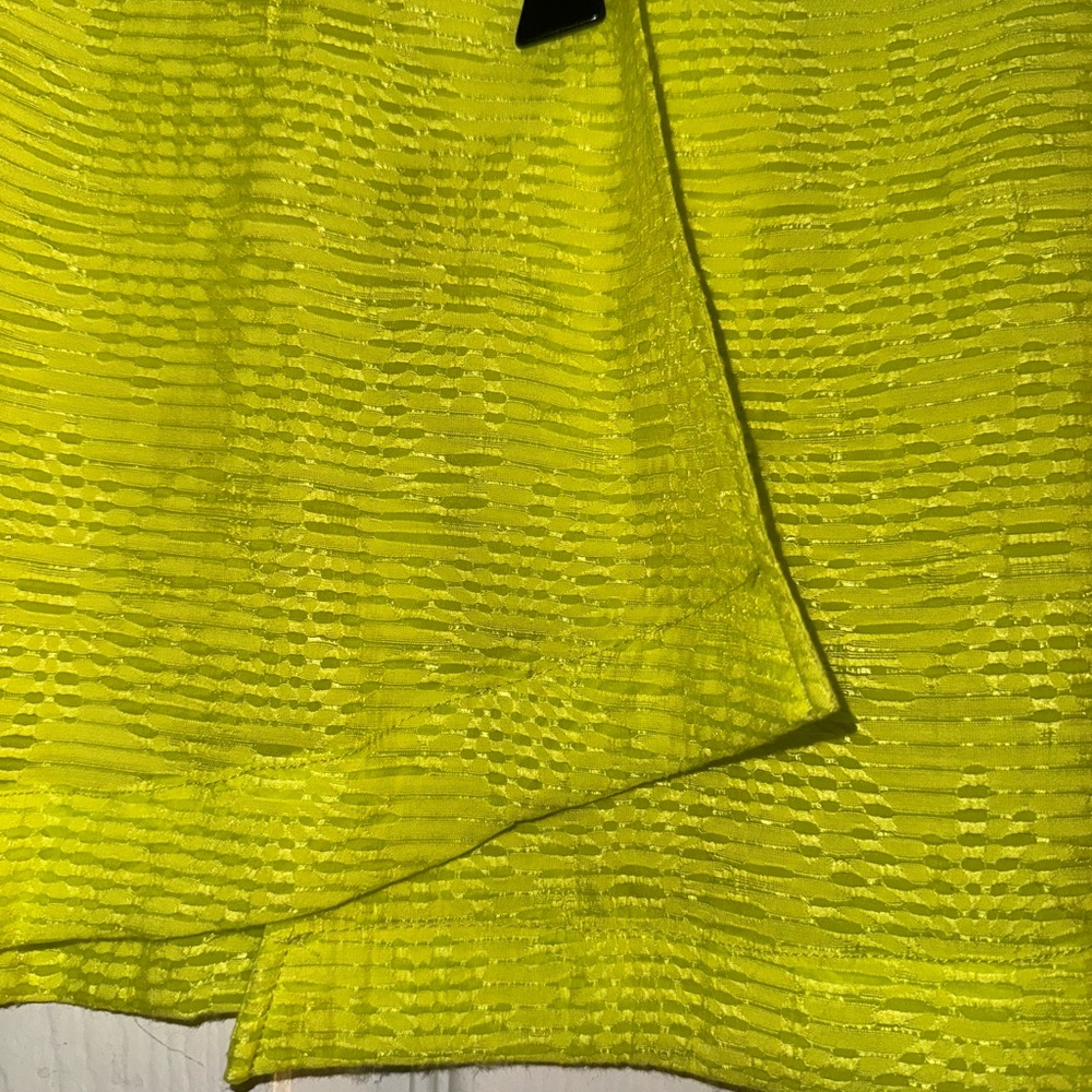 Multiples- Women’s Chartreuse color Textured Jacket. EUC - Picture 7 of 7